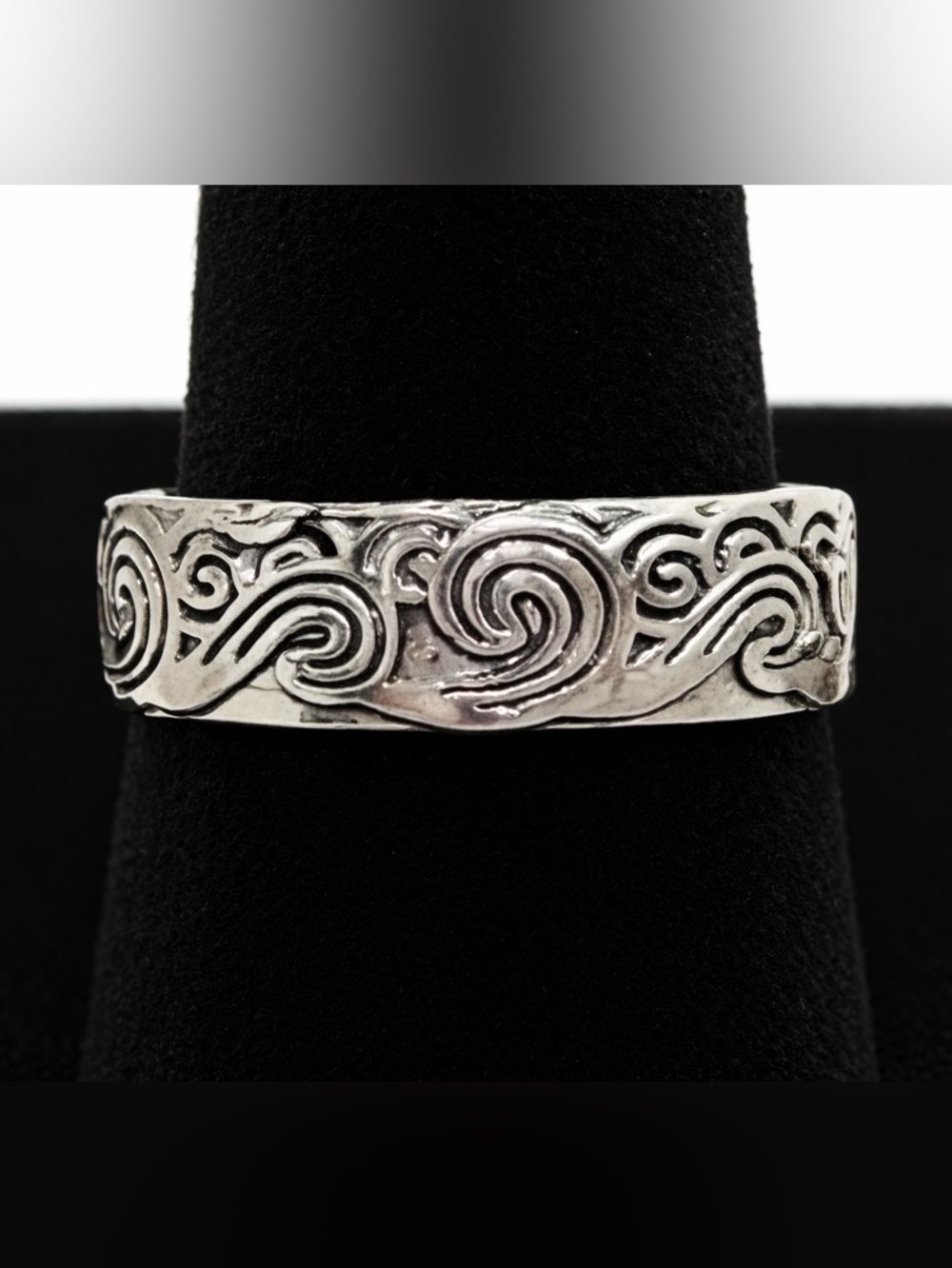 Silver Tone Etched Waves Wide Band Fashion Ring | Size 8 | NWT